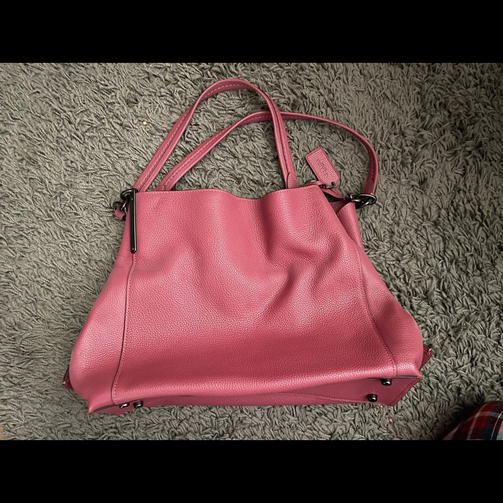 Coral shoulder bag